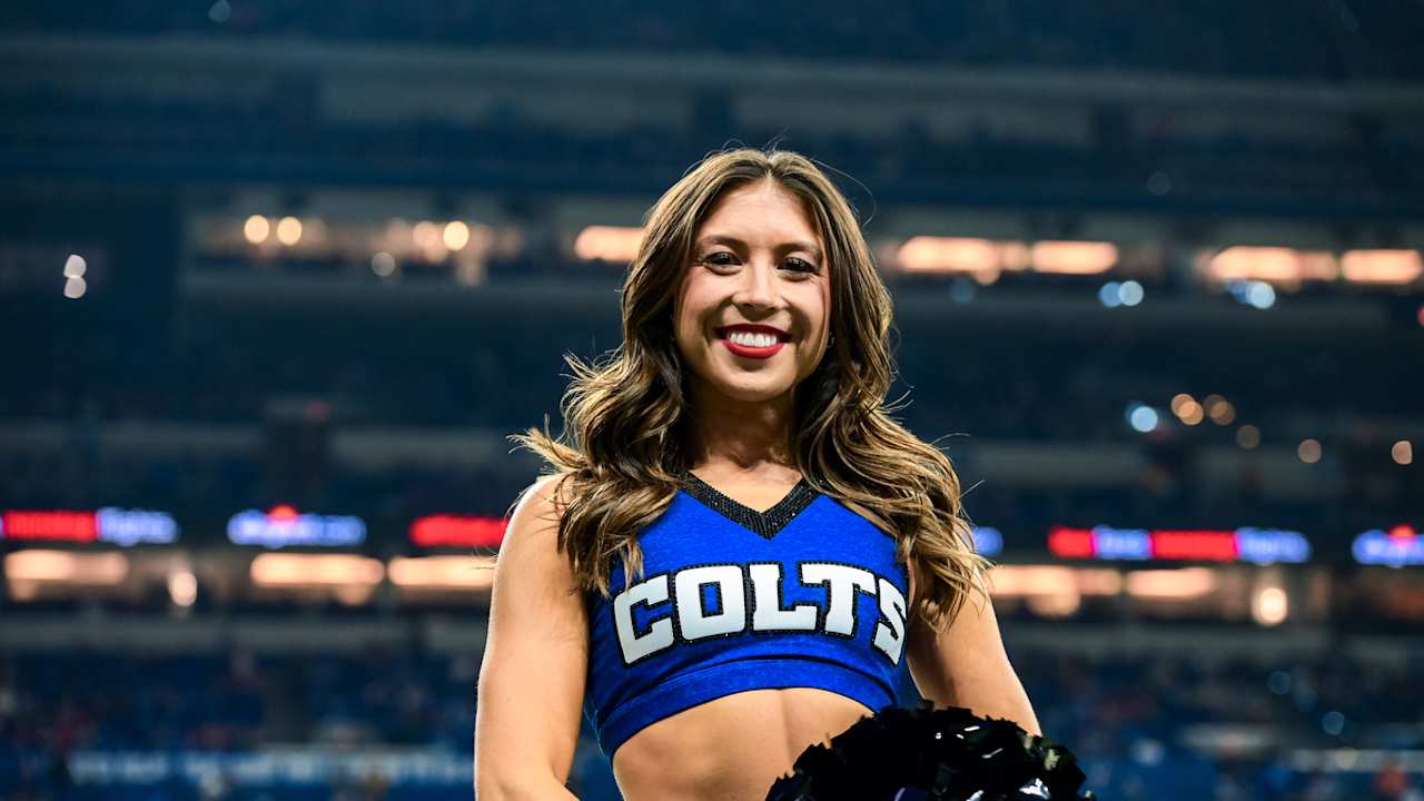 Best of 2025 Cheer: Laura