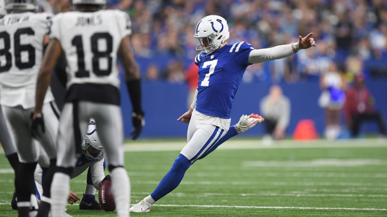 HIGHLIGHT | Matt Gay knocks through 33-yard field goal to extend Colts lead to 10 over Raiders