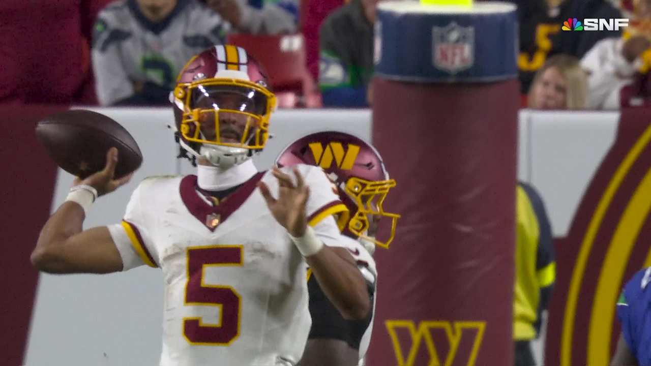 Jayden Daniels tosses a 25-yard dime to Zach Ertz