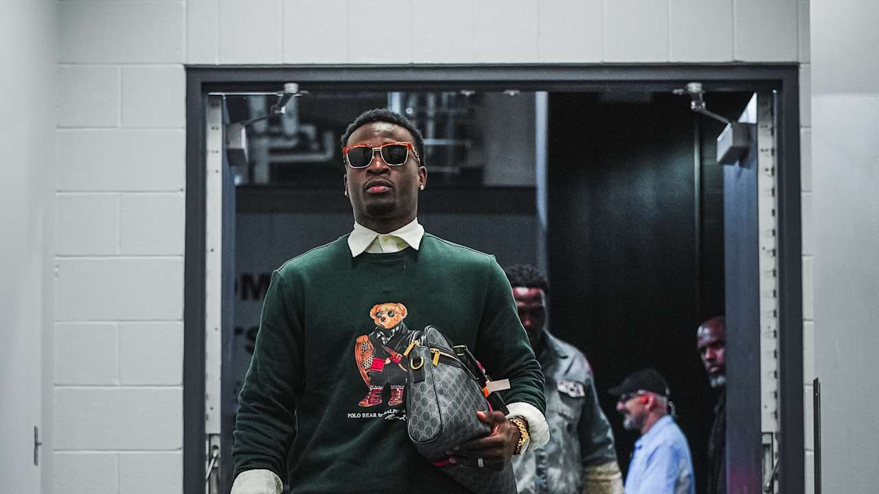 PHOTOS | Commanders vs. Cowboys, Week 7 arrivals