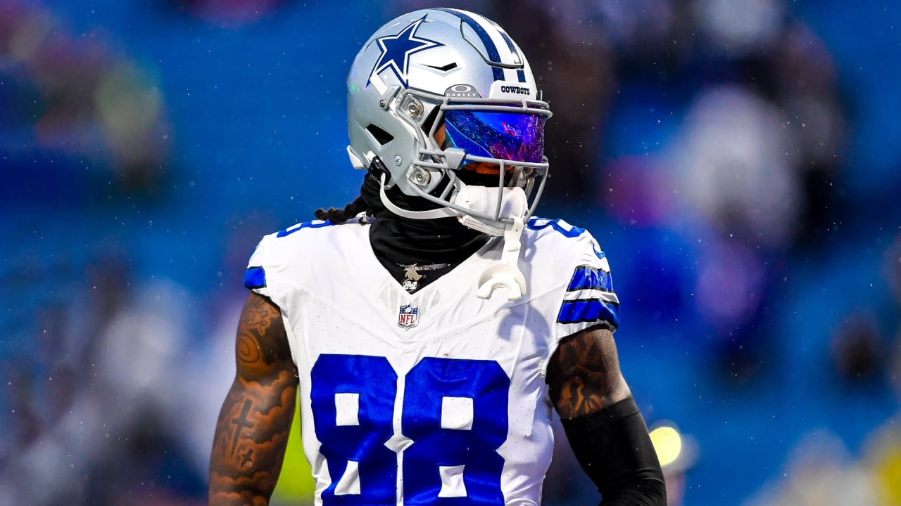 CeeDee Lamb's Contract Extension Negotiations Loom for Dallas Cowboys