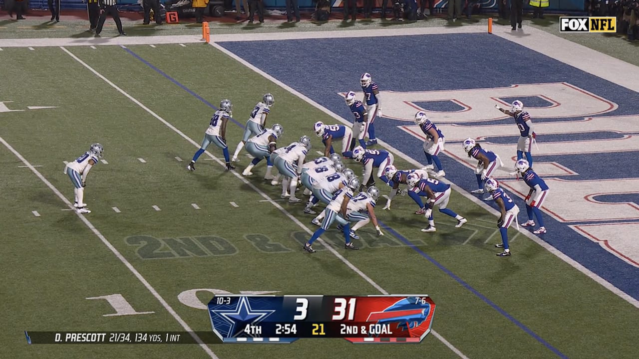 CeeDee Lamb catching a touchdown pass
