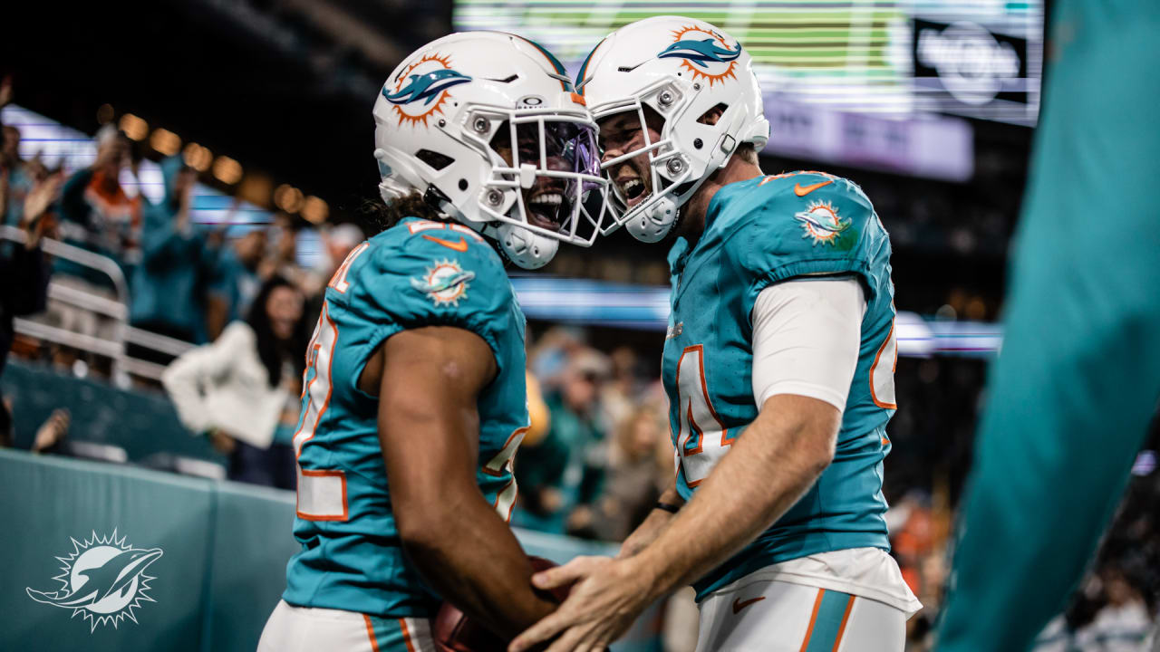 Miami Dolphins vs. Tennessee Titans Gameday Photos