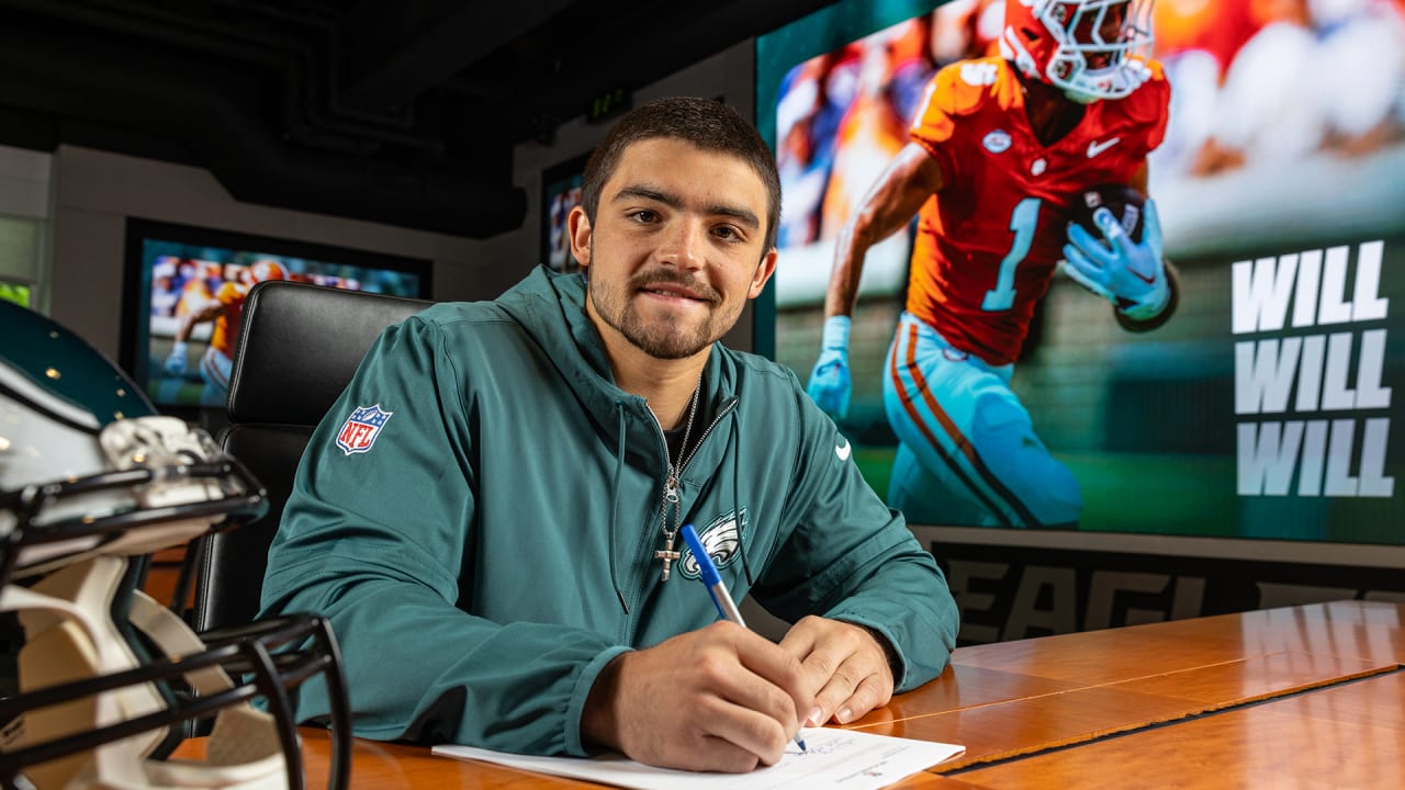 Will Shipley signs rookie contract with Eagles Impressive College