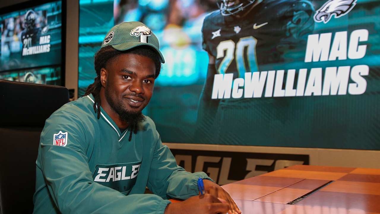 Eagles sign Mac McWilliams