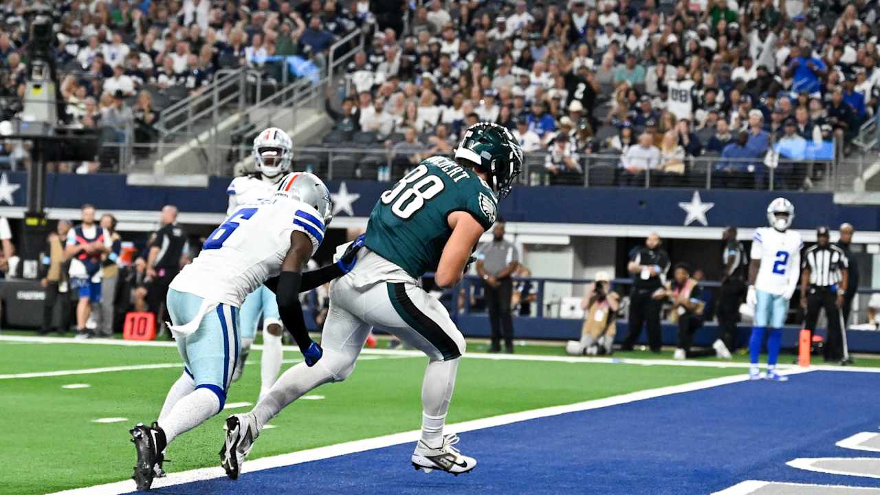 Highlight: Jalen Hurts with a 14-yard TD pass to Dallas Goedert vs. Dallas