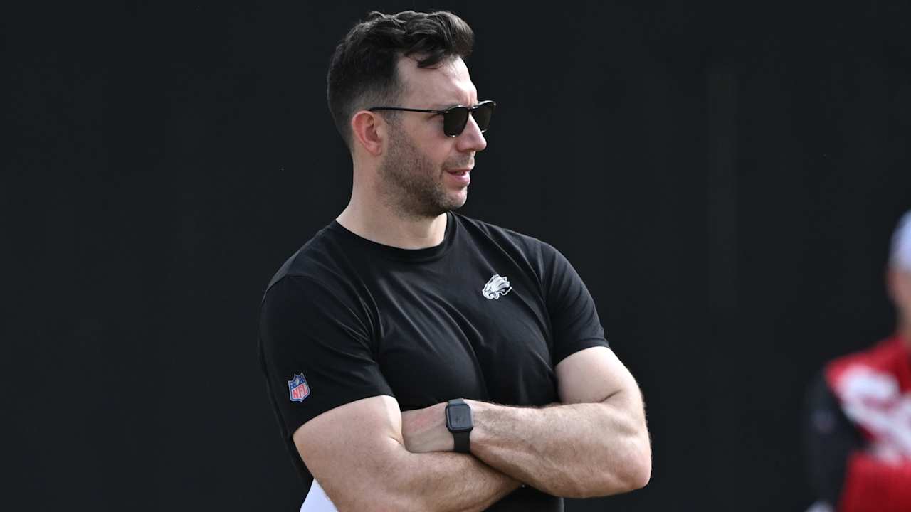 Behind the Scenes: How a former Pro Bowl player develops the current talent