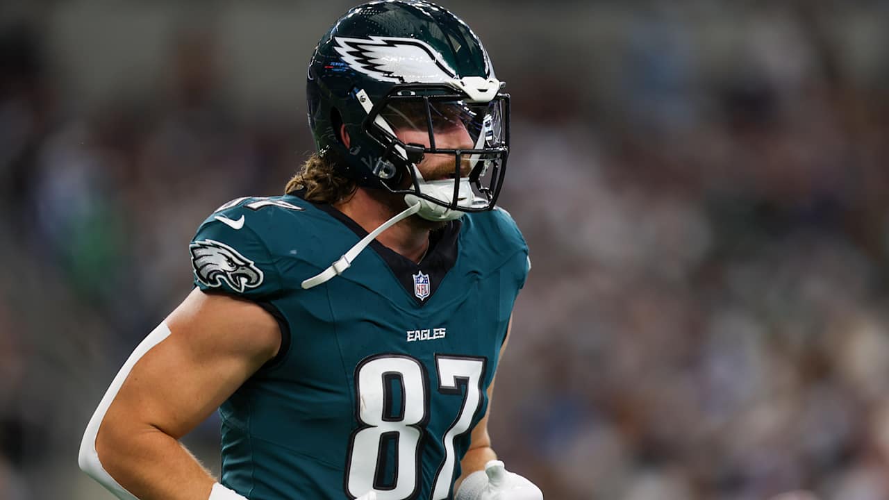 Roster Move Eagles waive TE Jack Stoll