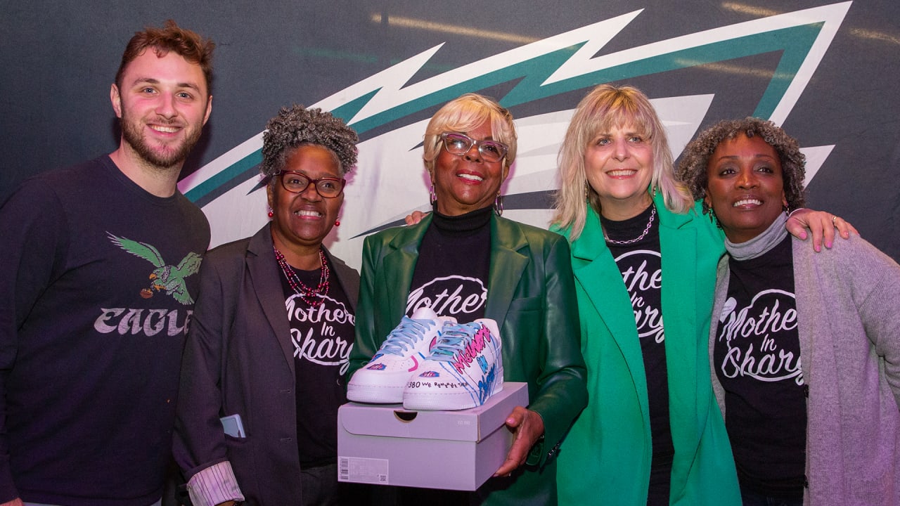 Social Justice recipients join Eagles for My Cause My Cleats event