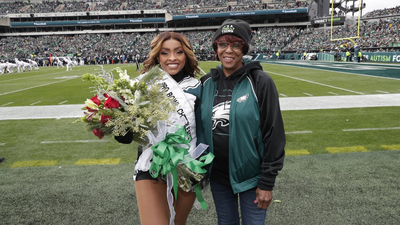 Meet Azari Ford The 2024 Pro Bowl Cheerleader for the Eagles BVM Sports