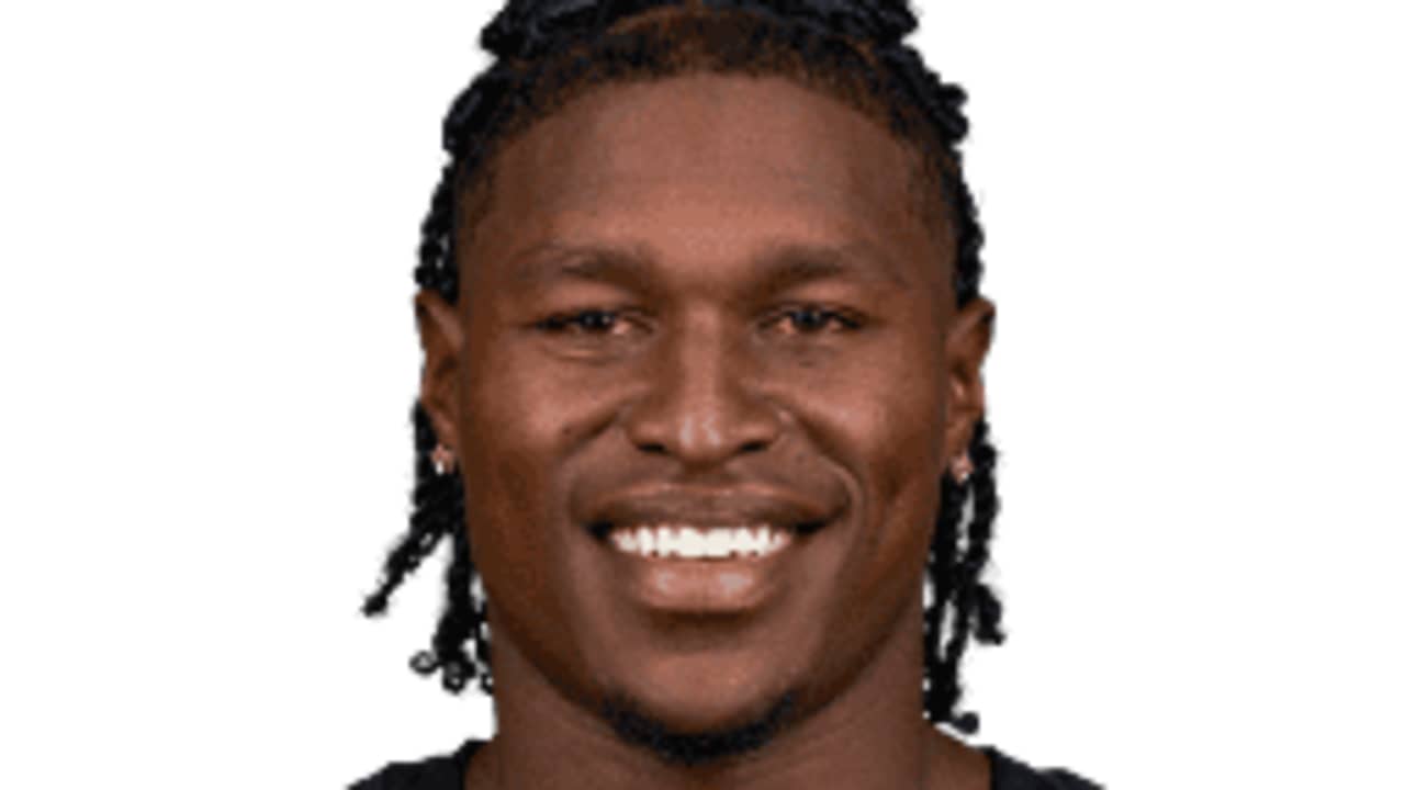Darnay Holmes