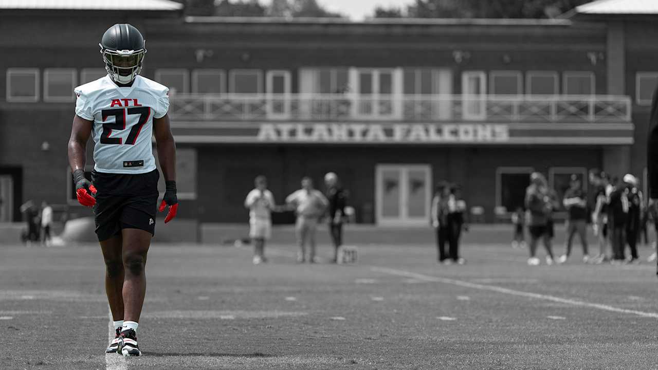 Why the Falcons have such conviction in James Pearce Jr.
