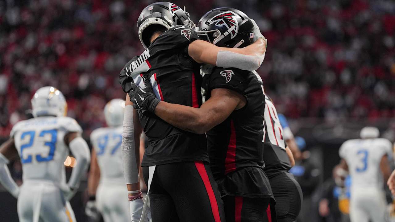 Cousins' 17-yard pass to London puts Falcons into first-and-goal situation