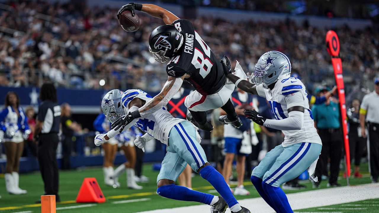 Easton Stick's 23-TD connection with Feleipe Franks trims Cowboys' lead to  14-9, image size:1280x720