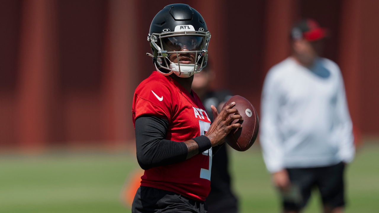 Rookies make a splash Highlights Atlanta Falcons Rookie minicamp