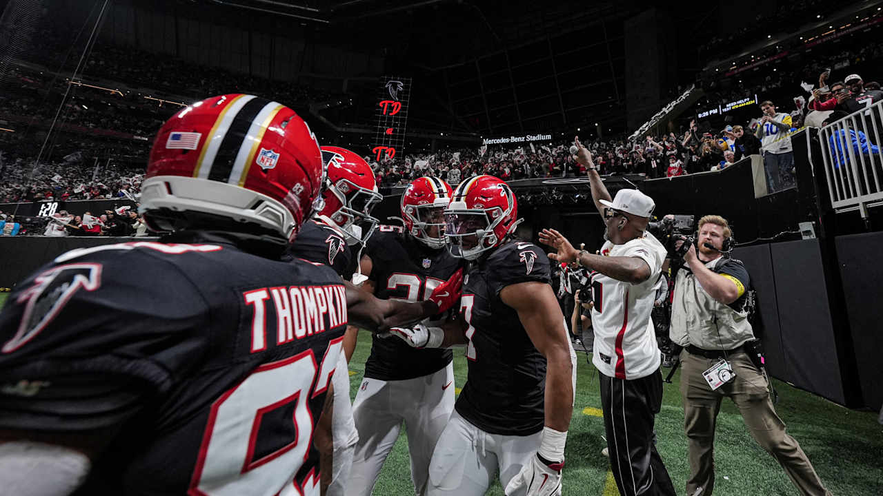 Bijan Robinson's best plays from 229-yard, 2-TD game vs. Rams Week 17