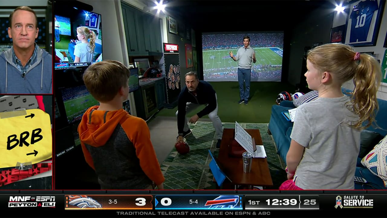 ManningCast: Eli demonstrates silent count with Shaun O'Hara