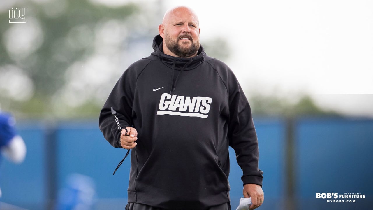 Takeaways: Giants report for start of spring football