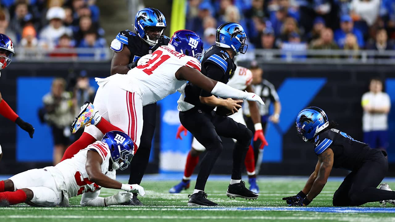 Darius Alexander takes down Jared Goff for third-down sack | Giants vs.  Lions Highlights