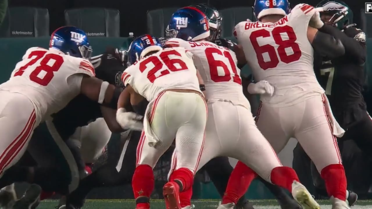 Saquon Barkley Drives Pile For Two-point Conversion | Giants Vs. Eagles ...