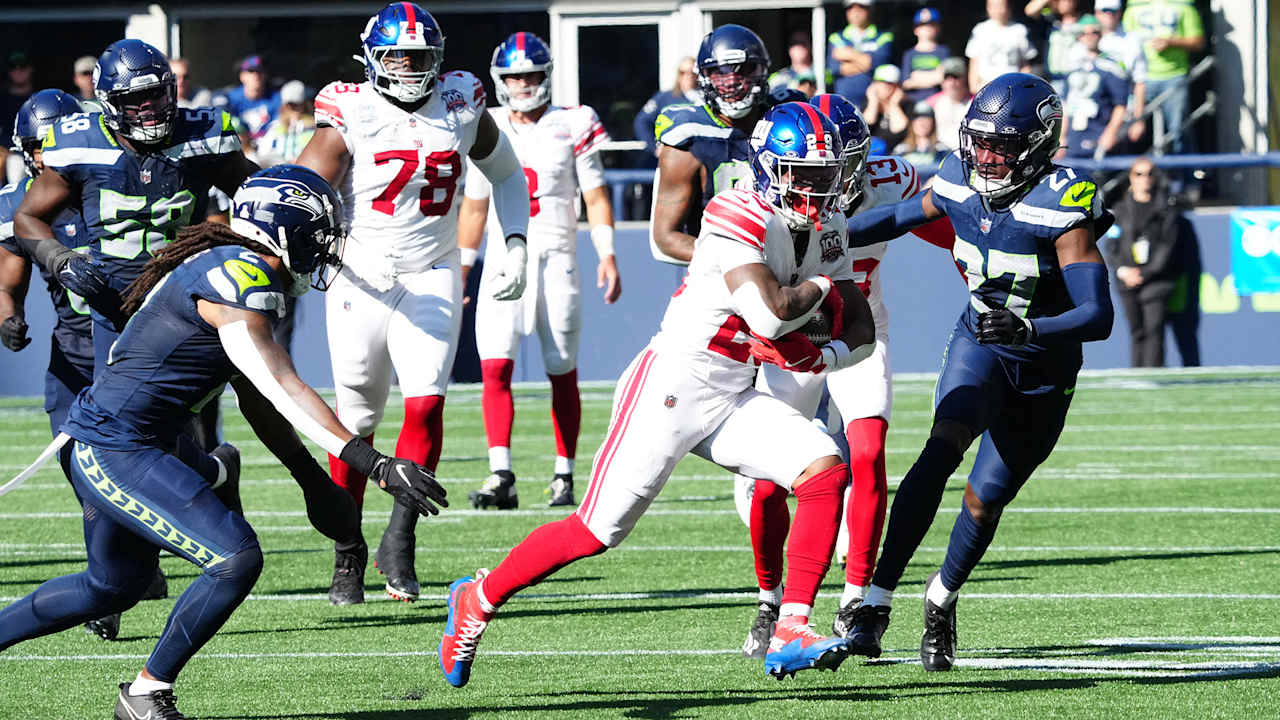 Tyrone Tracy Jr. gains 27 yards on the ground Giants vs. Seahawks