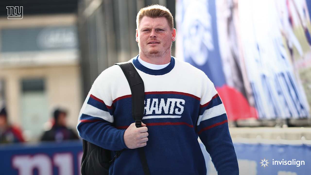 📸 GAMEDAY: Giants arrive for Week 12 matchup