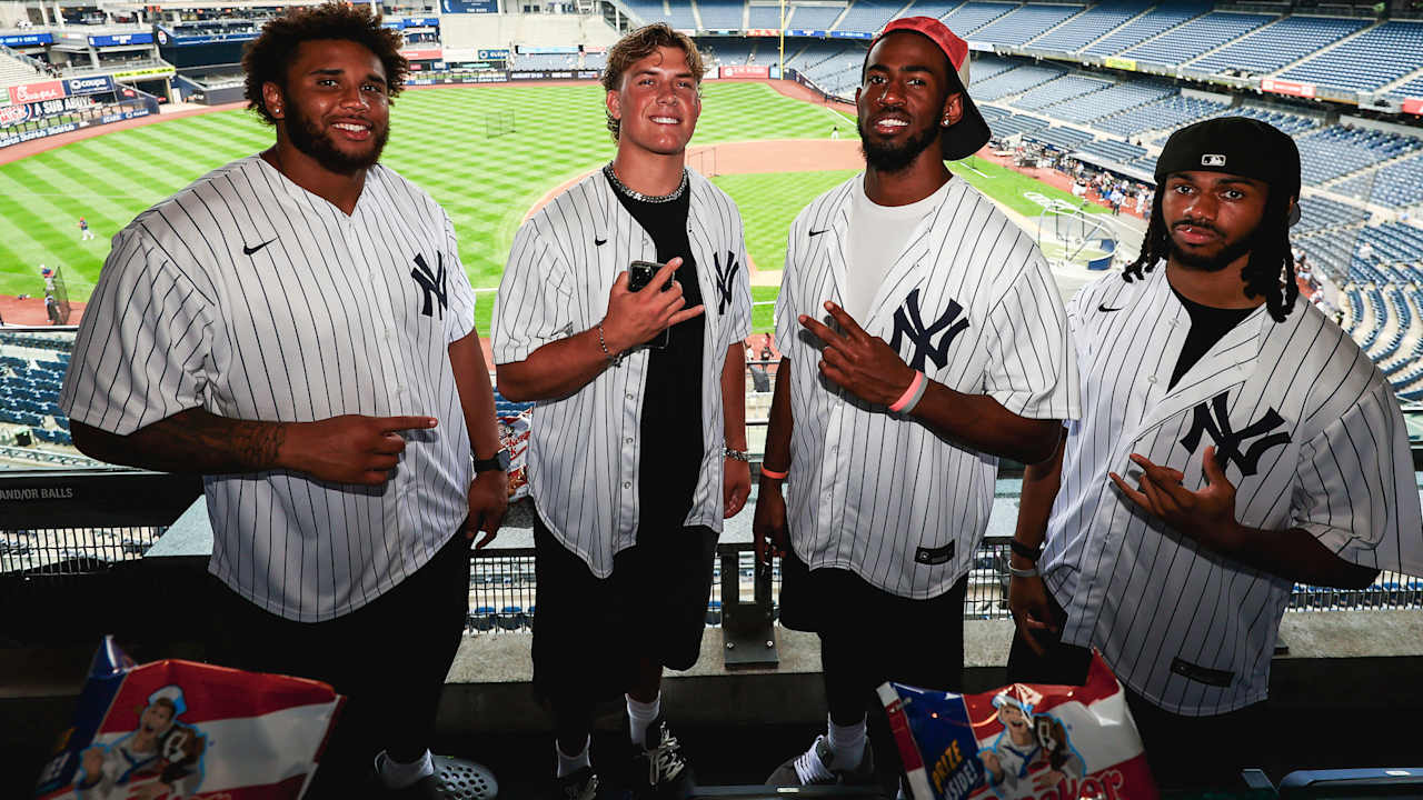 Rookie class tours Yankee Stadium ⚾