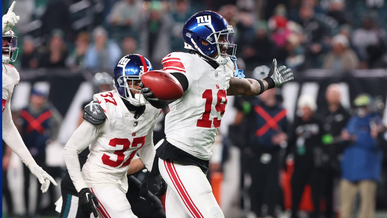 Isaiah Simmons recovers fumble on opening kickoff of second half ...