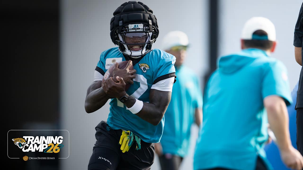 Hunter Flashes Two-Way Talent With Pick, Deep Catch at Jaguars Camp