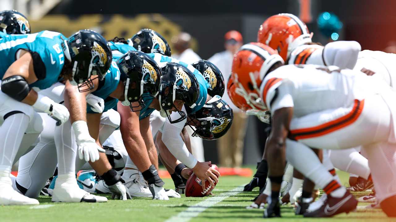 Lawrence Throws Four TDs as Jaguars Rout Browns 34-10 in Opener