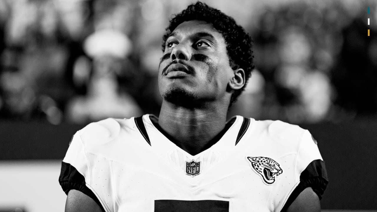 Zay Jones Makes Immediate Impact with Jacksonville Jaguars Boosts Red