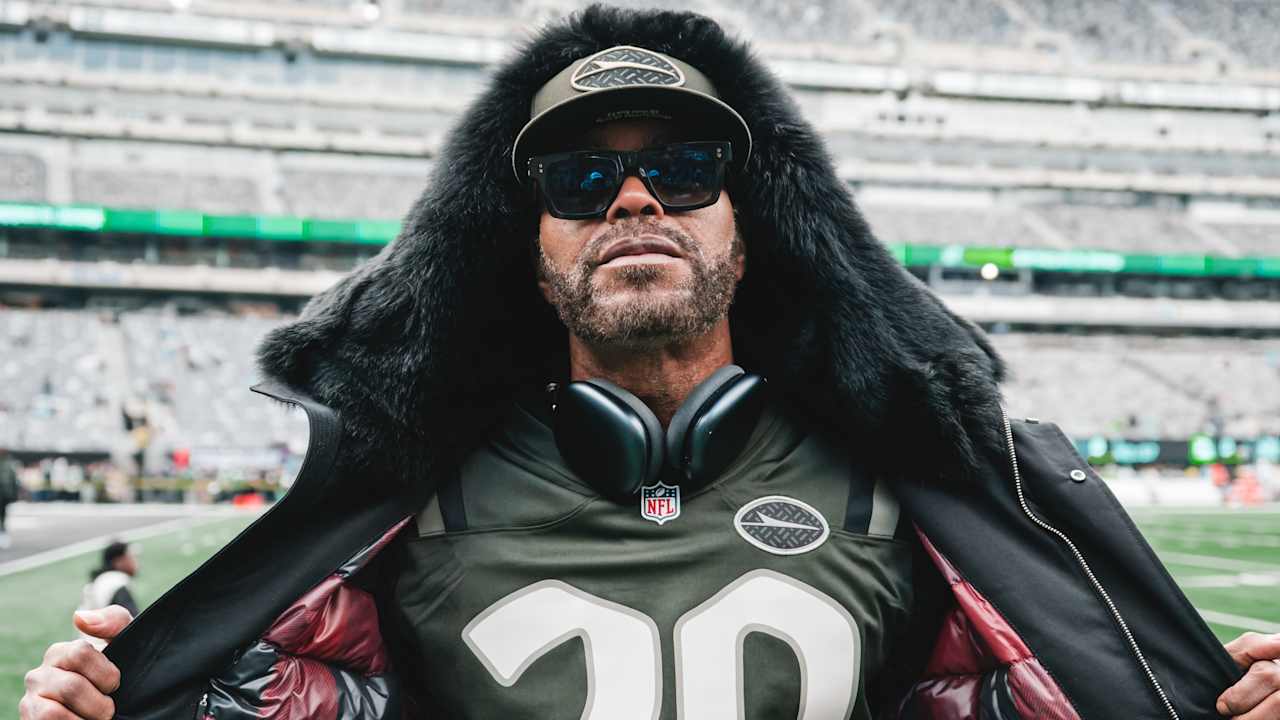 Gallery | Celebrity Photos from Jets vs Dolphins at MetLife Stadium
