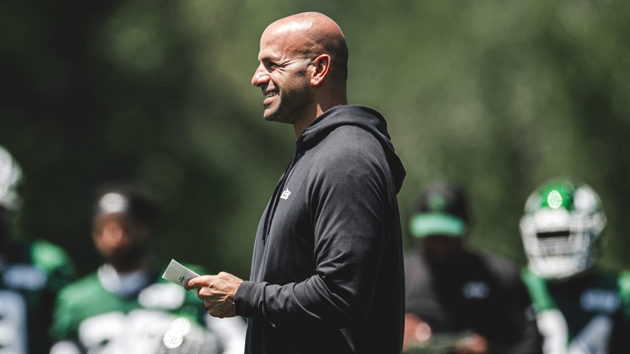 Robert Saleh Says the Jets Need to ‘Keep Our Heads Down’
