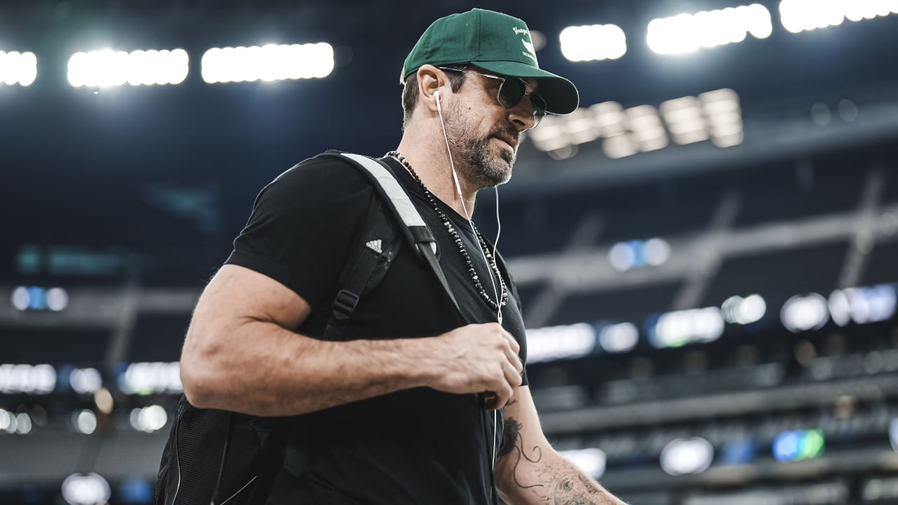 Jets QB Aaron Rodgers Tells NBC That His Goal Is To Return In Mid-December