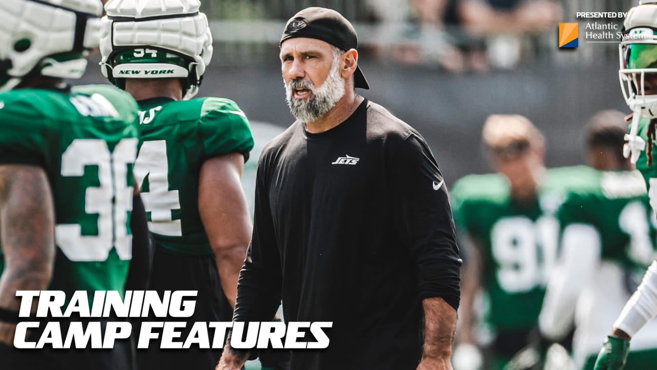Jets Defensive Coordinator Jeff Ulbrich's Goal for 2024 'Find a Way to(00)