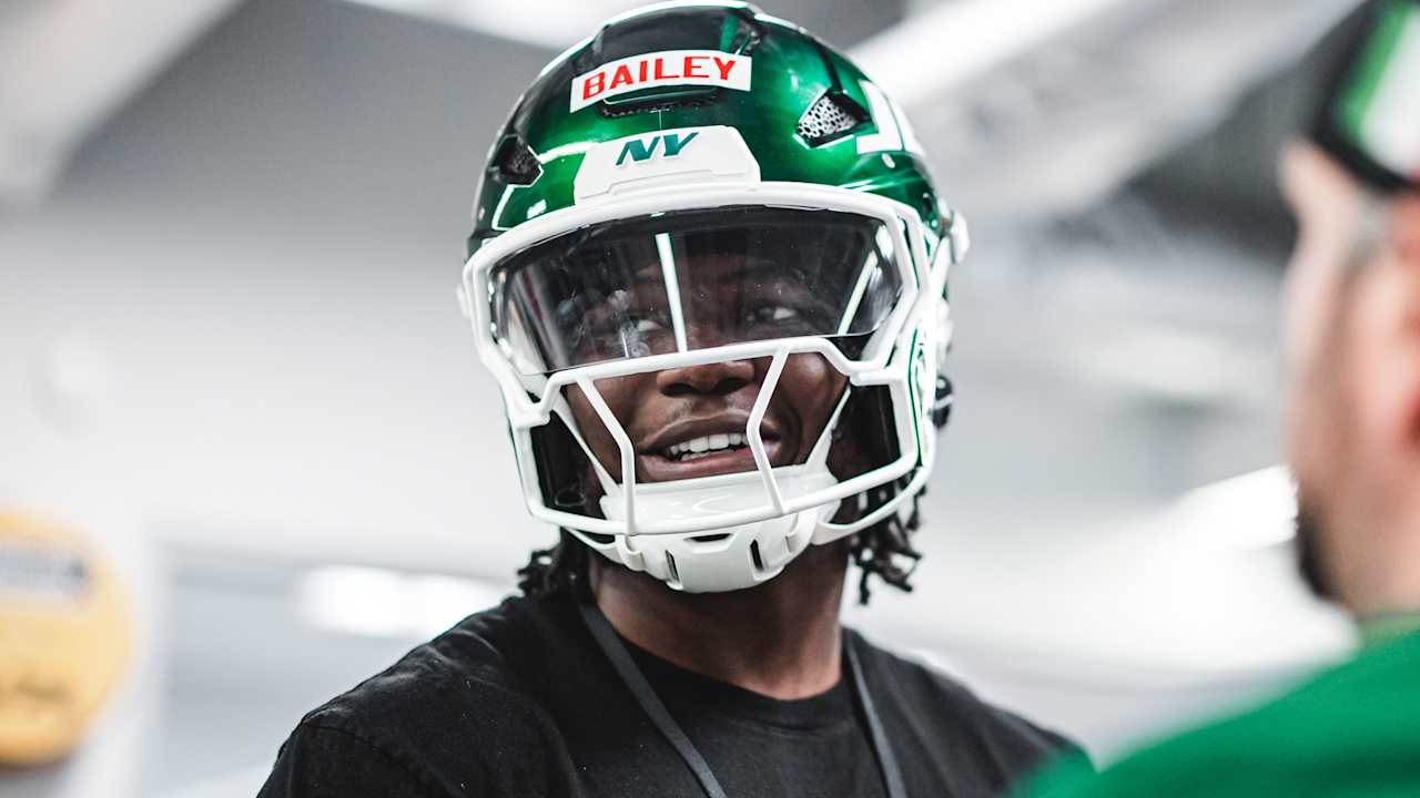 David Bailey Becomes a Football Player Again on First Day of Jets Rookie Minicamp