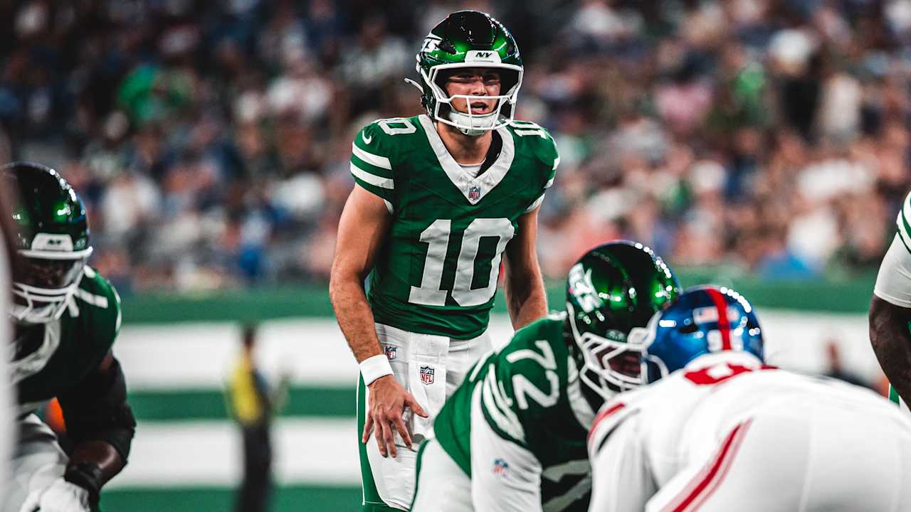 Jets Rookie QB Cade Klubnik Plays First Half in Up-and-Down Effort