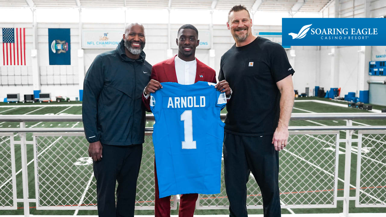 Behind The Scenes: Terrion Arnold Arrives At Lions Training Facility