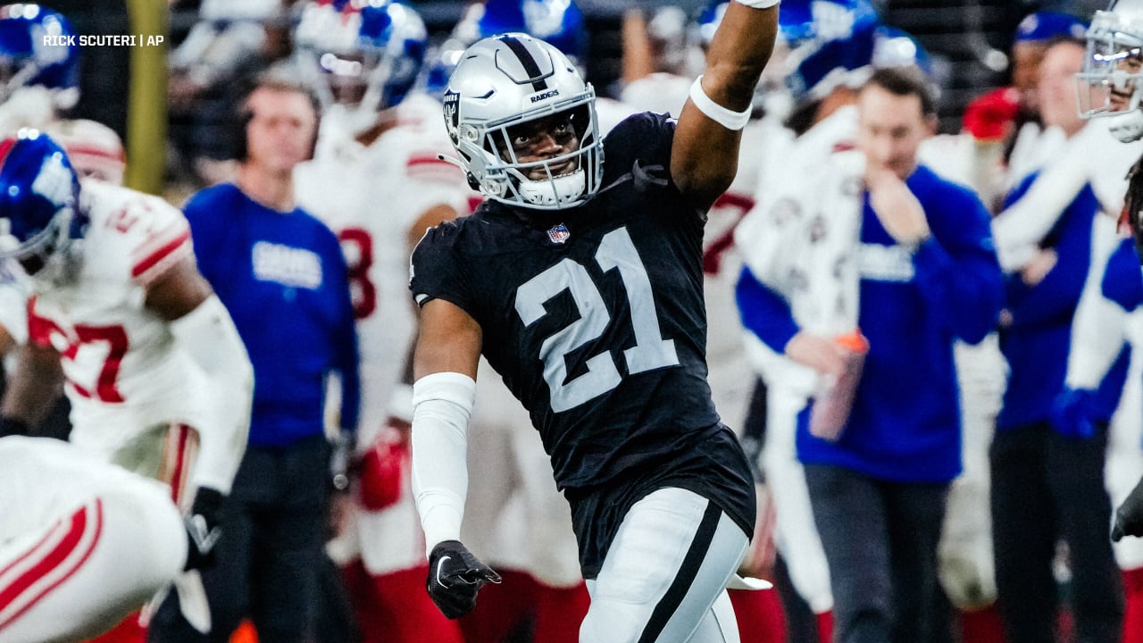 Amik Robertson photos