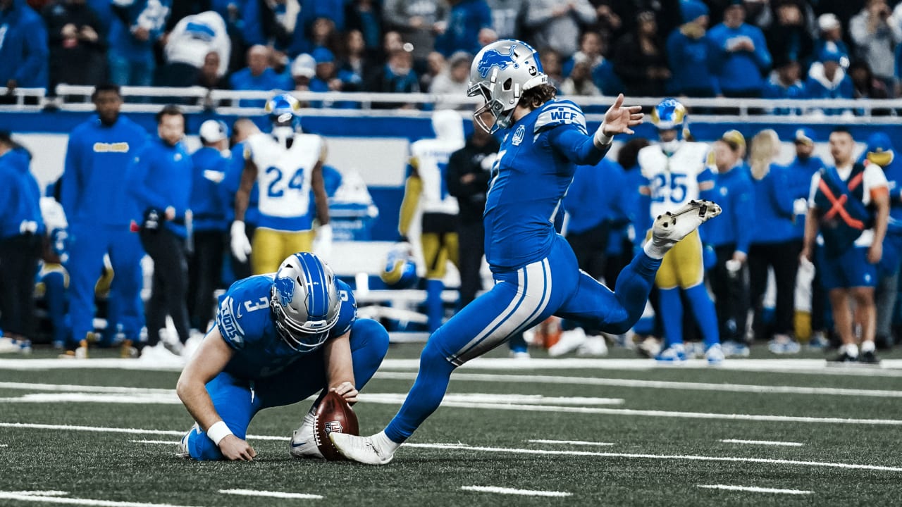Detroit Lions re-sign K Michael Badgley