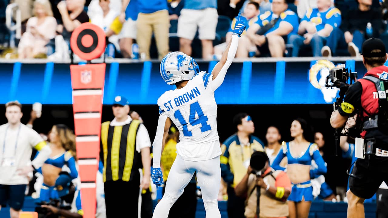 HIGHLIGHT: 52-yard gain! St. Brown races around Rams for big-time