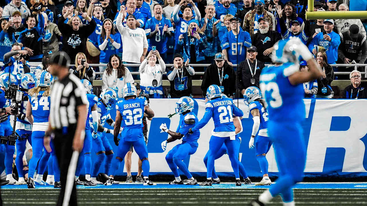 HIGHLIGHT: Arnold takes his first career INT from Nailor