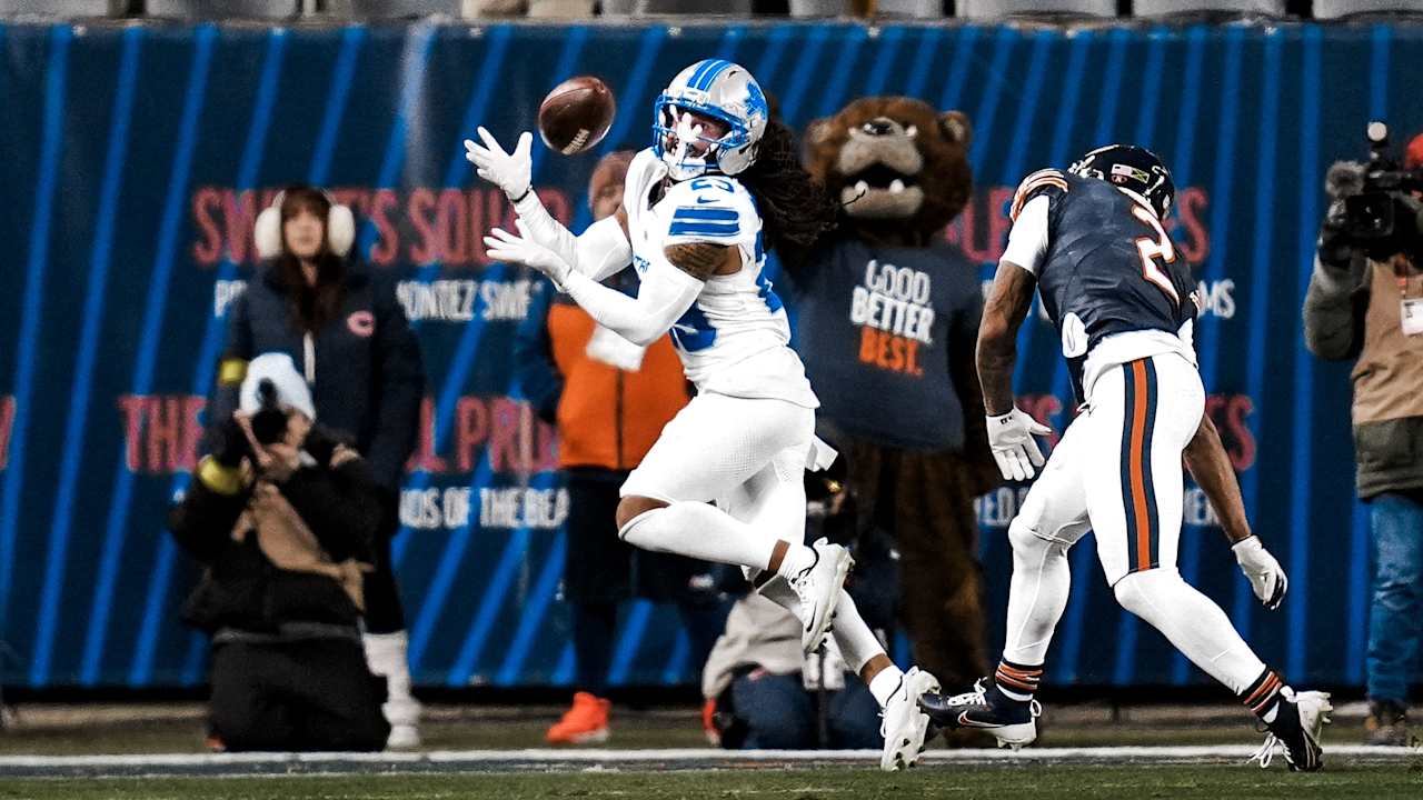 HIGHLIGHT: 52-yard gain! St. Brown races around Rams for big-time