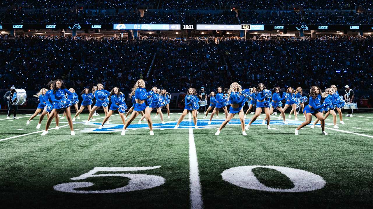 Lions vs. Rams Cheer photos