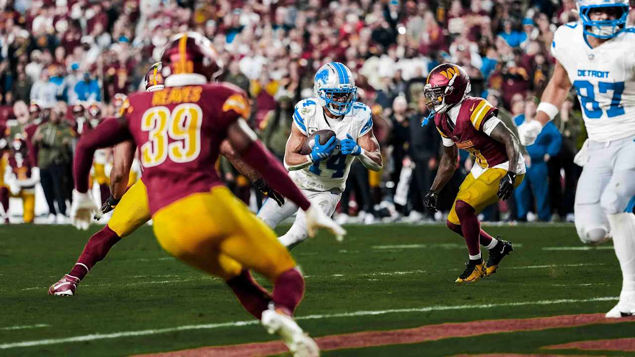 HIGHLIGHT: Goff finds St. Brown for 9-yard TD