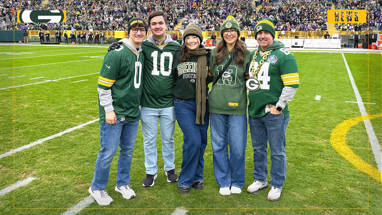 Packers salute U.S. Navy Lieutenant Commander Ryan Peter for 'Operation Fan Mail'