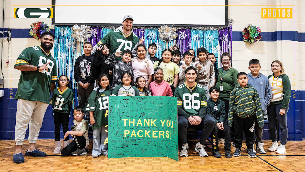 Photos: Packers support local elementary schools with free book fairs