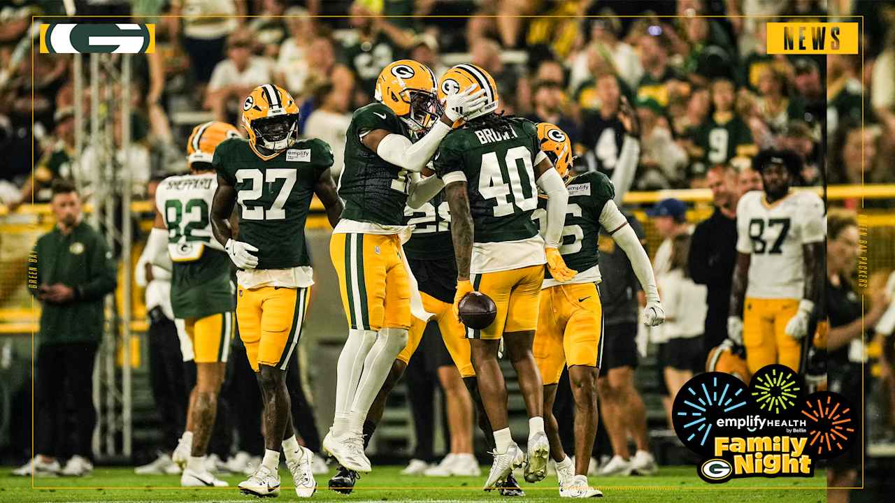 Packers S Omar Brown steals the show at Family Night