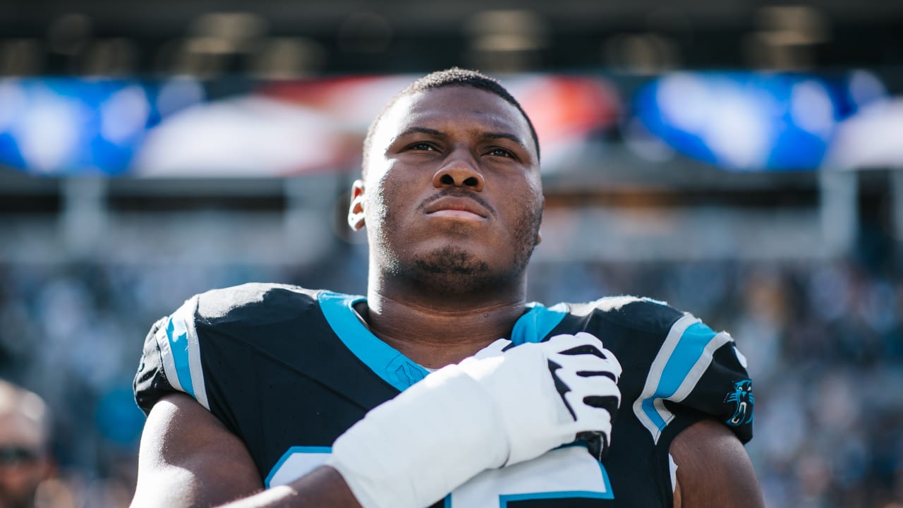 Panthers extend defensive tackle Derrick Brown