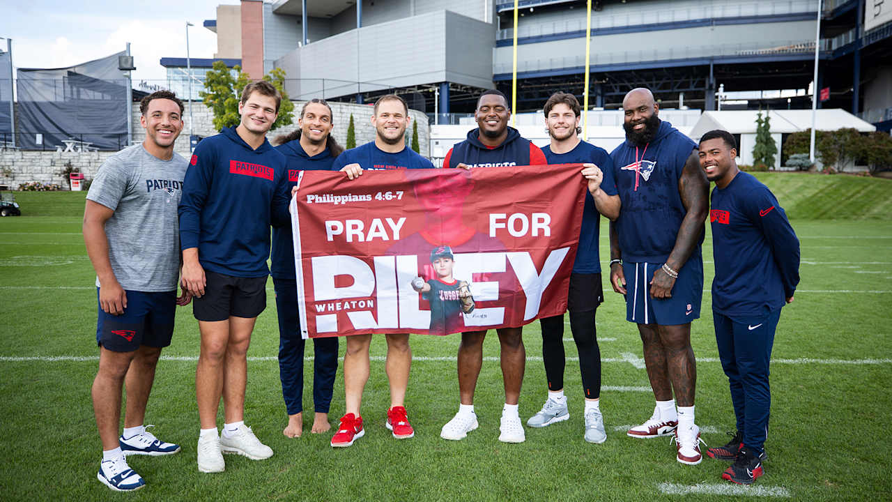 Riley's Flag Flies High: Patriots Players Touched By Gift From Young Patient During Children's Hospital Visit